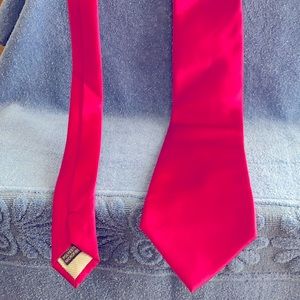 🏈 Barcelona necktie possible NFL link